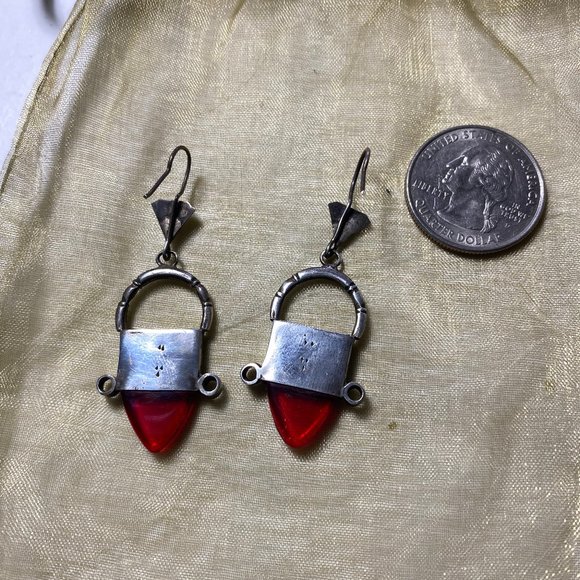 SOLD - Geometric silver and red earrings, handmade, North African design - Picture 3 of 4